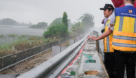 Kementerian PU Bangun Tanggul Darurat di Tol Tangerang-Merak KM 50