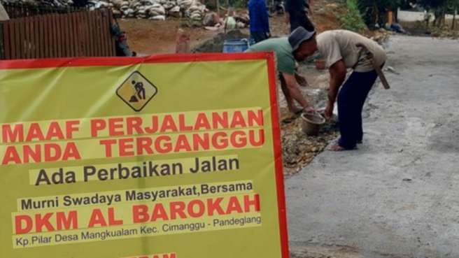 Jalan Rusak di Pandeglang