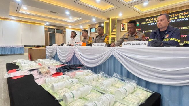 Polisi menggelar press conference kasus peredaran obat keras golongan G di wilayah Tangsel, Kamis (5/2). Foto: Andre Pradana/Tangselife