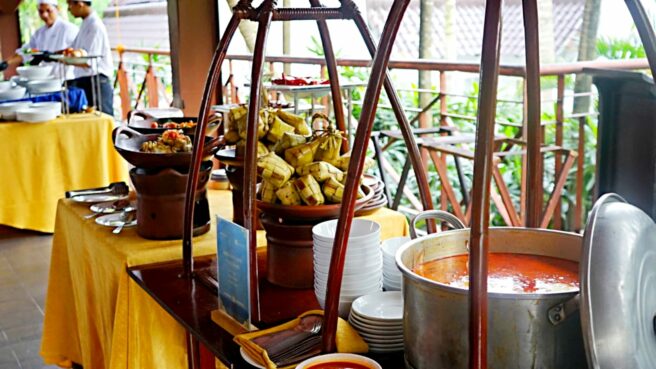 Iftar Bernuansa Pasar Lama Tangerang di Aryaduta Lippo Village