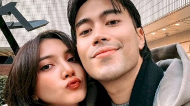 Pasangan selebriti Sheila Dara dan Vidi Aldiano